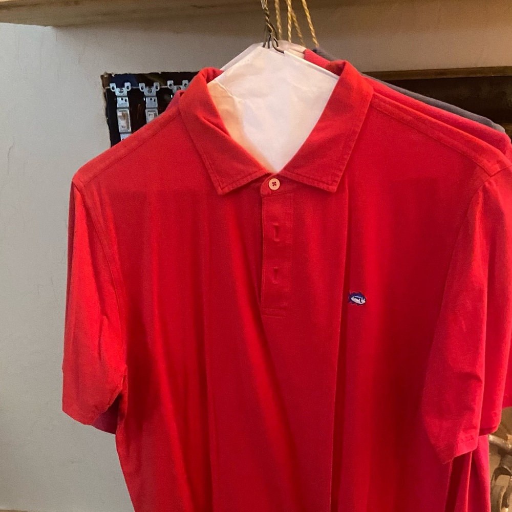 Men’s Southern Tide Skipjack Polo in a size Large